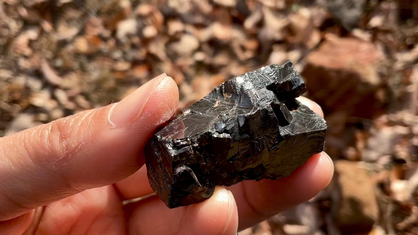 プレミアムエリートシュンガイト原石 17g-2 – シュンガイトセンター