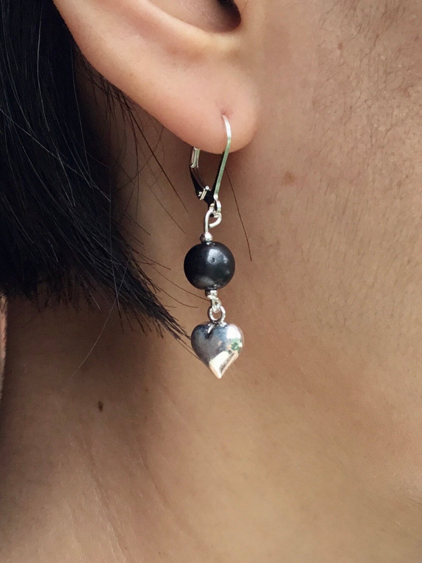 シュンガイト ピアス C